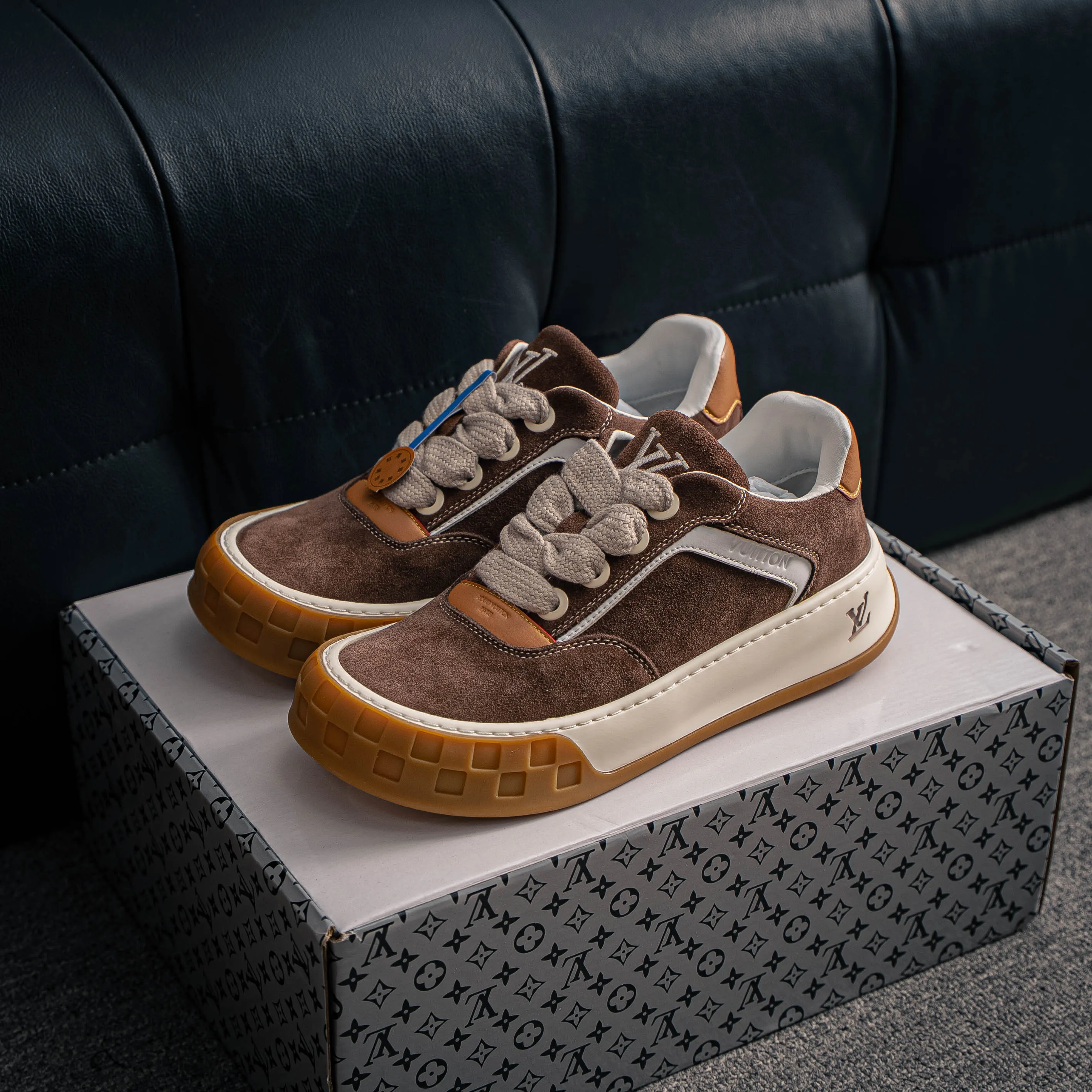 # LV LOUIS VUITTON Tilted Low Sneakers Series Low-Top Retro Versatile Skate Shoes 2026 Skate Shoes Shoes